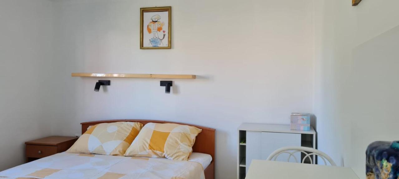 Apartmani Centar Seline Paklenica Eksteriør bilde